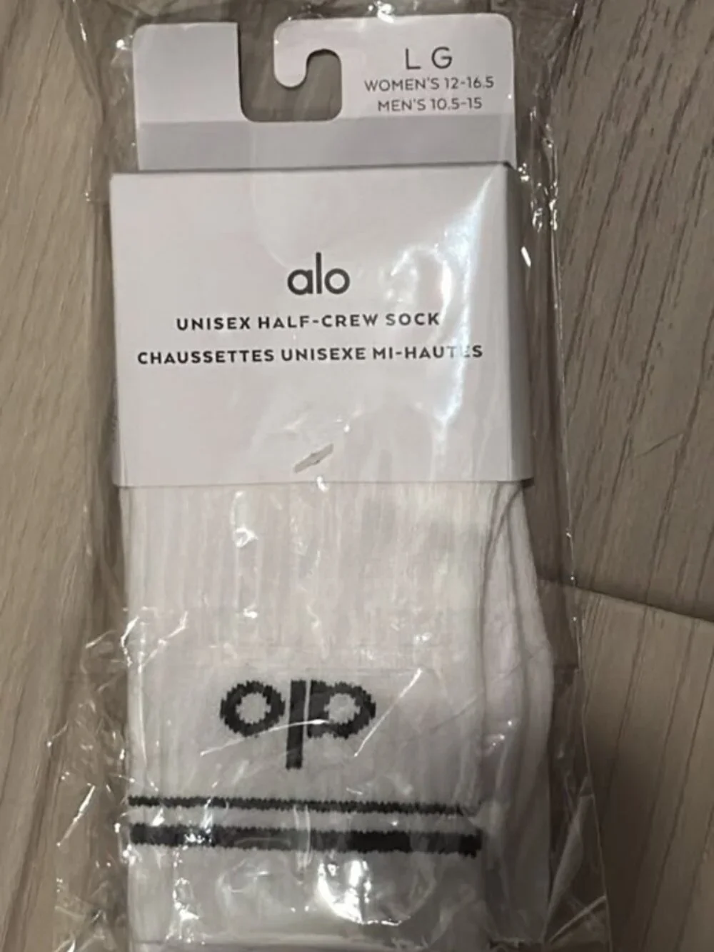 Alo Yoga Unisex Half-Crew Throwback Socks White/Black Size Large NWT